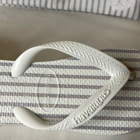 Girls Havaianas Flip Flops Customized with Initial K - Flaws - Picture 8 of 16